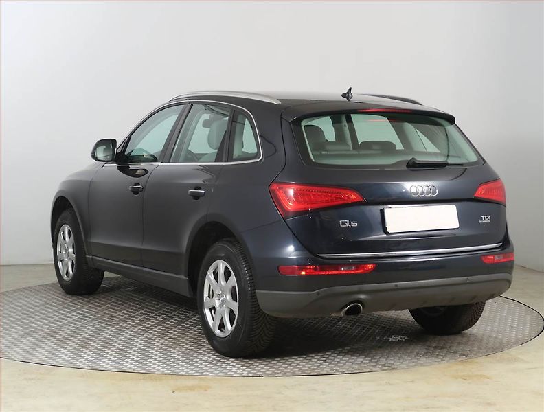 Audi Q5 (2015) design 2.0 TDI, 4X4, Automat - fotka 4 z 24