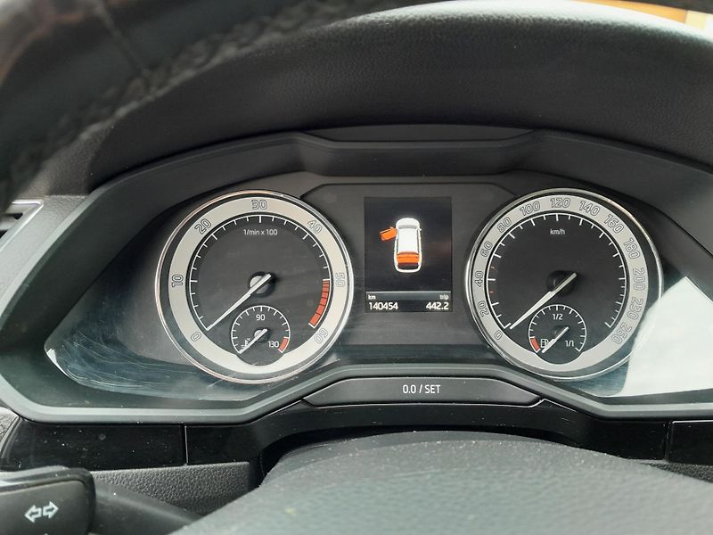 Škoda Superb (2018) 140kW 4x4 L&K WEBASTO-DPH - fotka 13 z 21