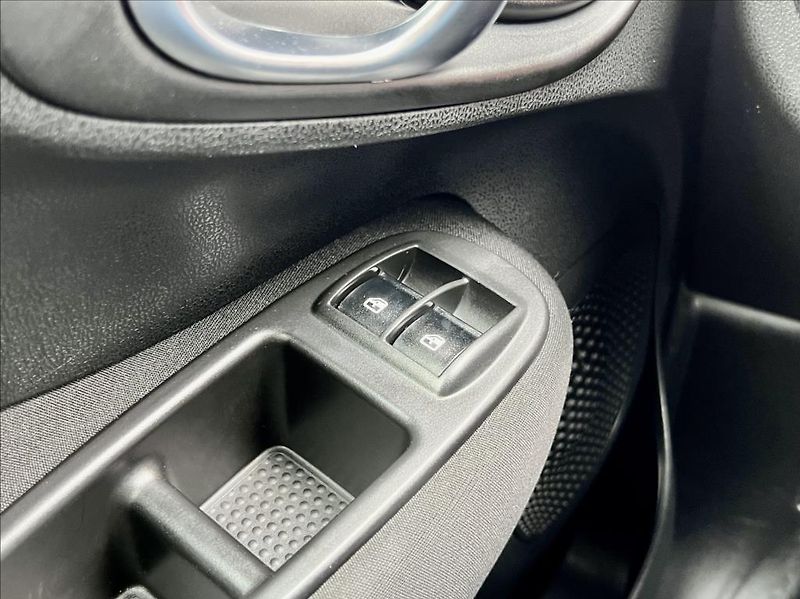 Fiat 500L 1,6 JTD  LIVING - klima -ALU - fotka 35 z 36