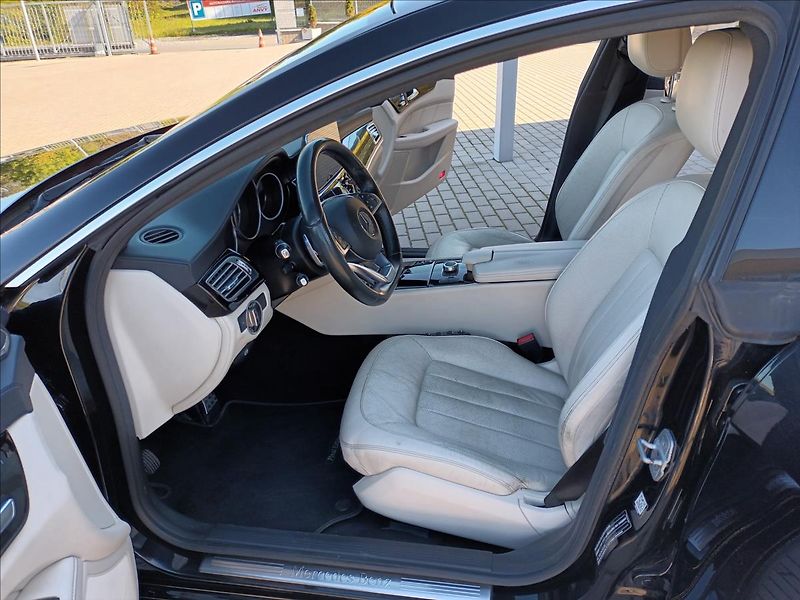 Mercedes-Benz CLS 3,0 350d,4Matic,190kw,ČR,1MAJ, - fotka 13 z 43