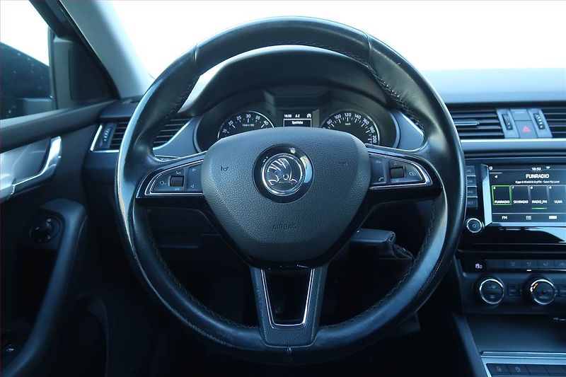Škoda Octavia (2015) 2.0 TDI, Serv.kniha, Navi - fotka 16 z 21