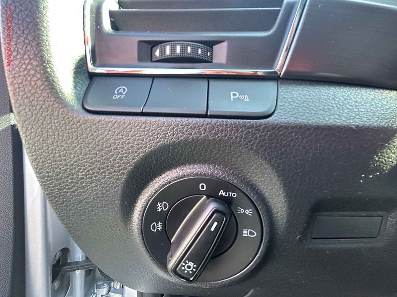 Škoda Fabia (2020) 1.0TSi, 2.maj,ČR, Style - fotka 13 z 16