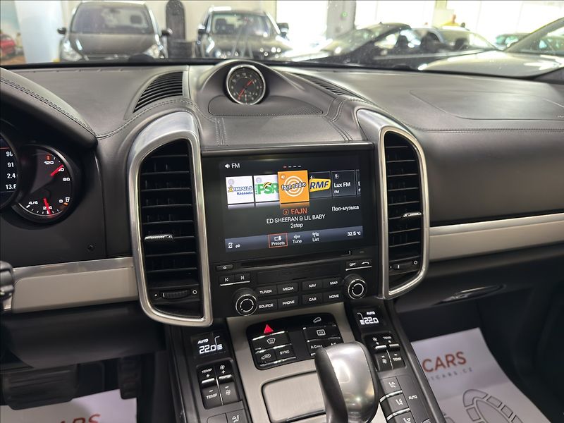 Porsche Cayenne 3,0   D VZDUCH PANO BOSE 360 - fotka 15 z 44