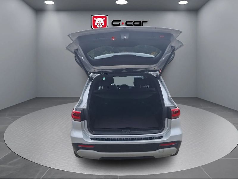 Mercedes-Benz GLB 200d 4MATIC - fotka 3 z 4