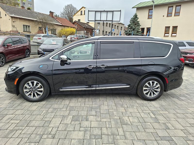 Chrysler Pacifica (2021) 3,6 LIMITED,HYBRYD, REZERVACE  - fotka 4 z 38