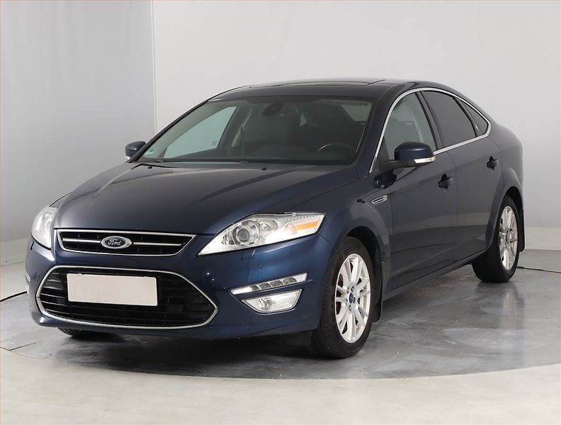 Ford Mondeo (2011) 1.6 EcoBoost, Xenony, Tempomat - fotka 2 z 21