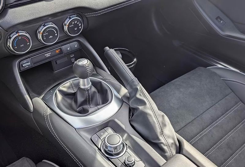 Mazda MX-5 1.5 SKYACTIV-G Homura - fotka 10 z 16