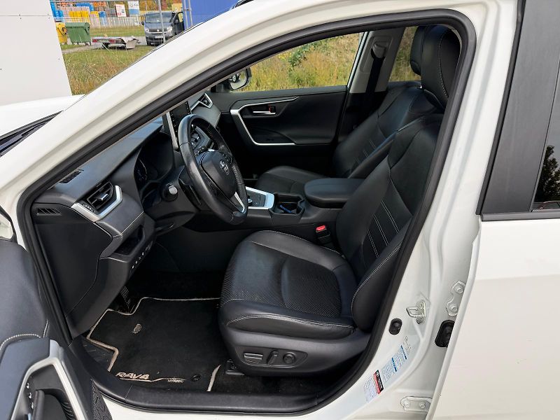 Toyota RAV4 2.5 HSD e-CVT AWD Executive Sk - fotka 11 z 30
