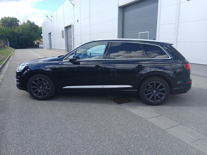 Audi Q7 (2016) 3,0TDi S line - fotka 2 z 19