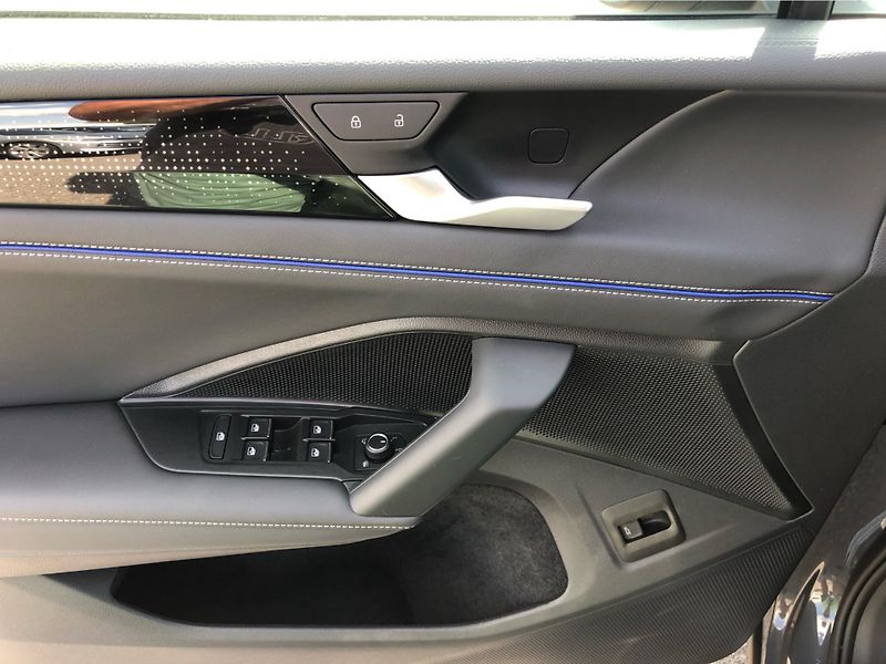 Volkswagen Tiguan R-Line People 1,5 eTSI 110kW m - fotka 15 z 30