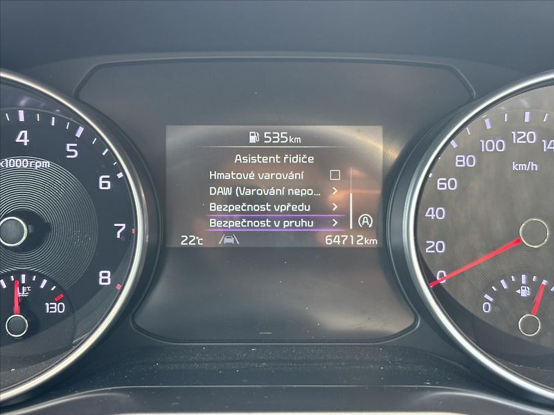 Kia Ceed 1,5 TGDi Spin ZÁRUKA KAMERA - fotka 33 z 35