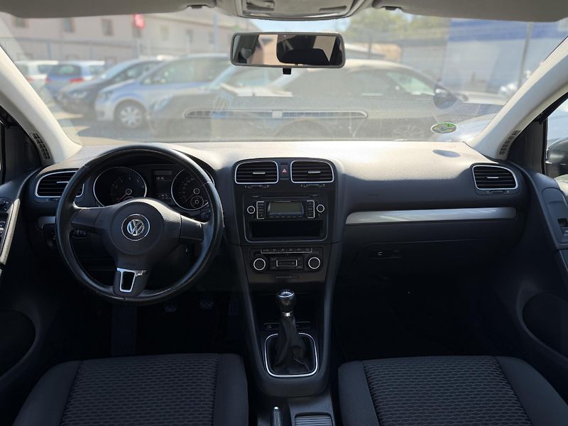 Volkswagen Golf 1.4 16V, 59kw, manuál  - fotka 8 z 13