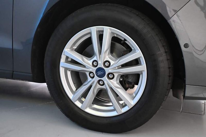 Ford Galaxy (2021) 2.0 7 Míst Kamera Business 8AT - fotka 29 z 31