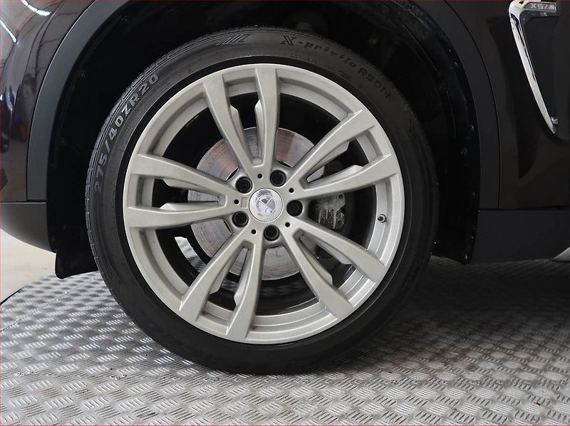 BMW X5 (2017) xDrive40d - fotka 15 z 21