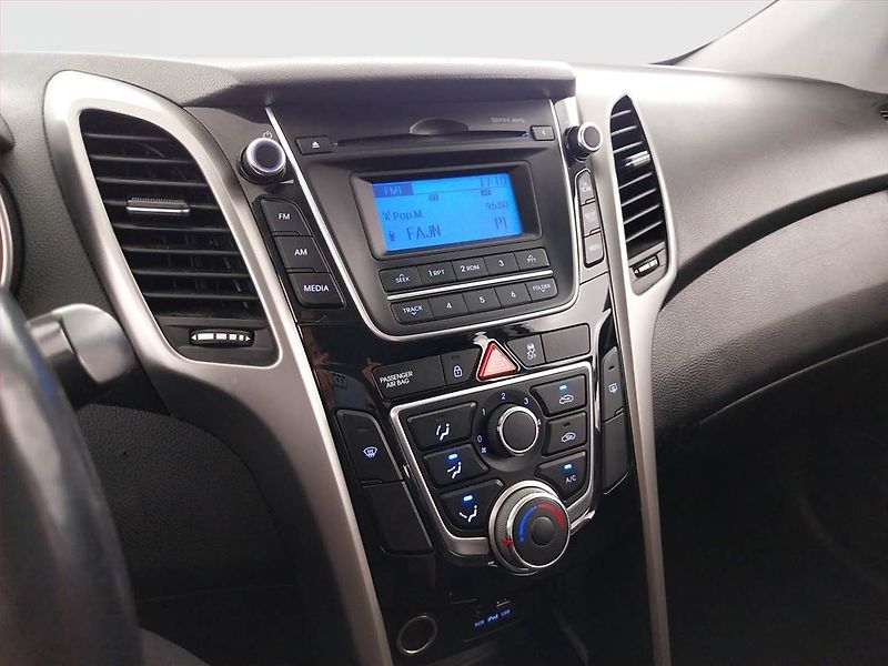 Hyundai i30 (2013) 1.4 CVVT, LPG, Serv.kniha - fotka 12 z 18
