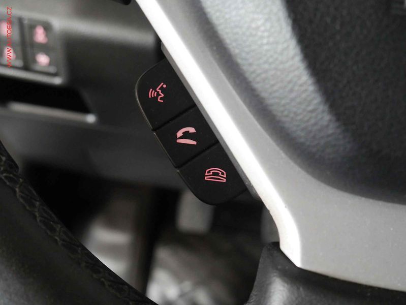 Suzuki S-Cross (2019) 1.4 T 4x4, 1.maj,ČR, AC - fotka 14 z 23