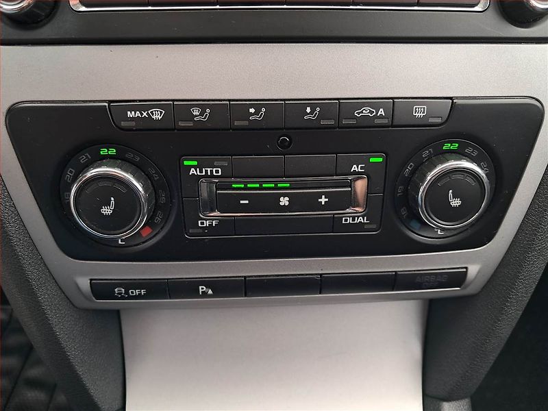 Škoda Octavia (2012) 1.4 TSI, Tempomat - fotka 13 z 17