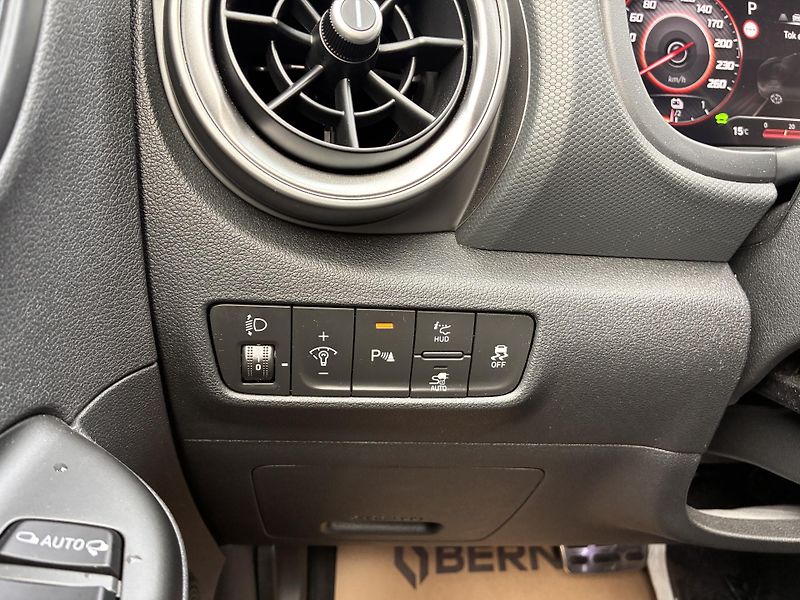 Hyundai Kona 65kWh-150KW POWER REZERVACE - fotka 34 z 45