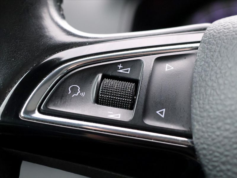 Škoda Karoq 1,6 TDI DSG Style Sport Navi - fotka 22 z 39