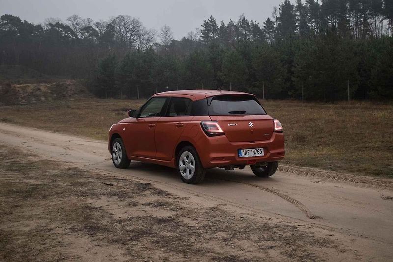 Šestá generace Suzuki Swift se drží hodnot, na které fanoušci auta nedají dopustit.