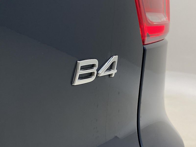 Volvo XC40 B4 DARK ULTRA AUT CZ - fotka 38 z 56