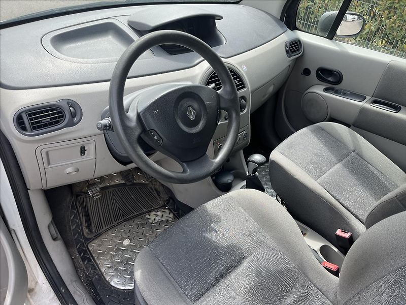 Renault Modus 1,4 i SERVIS - fotka 9 z 28