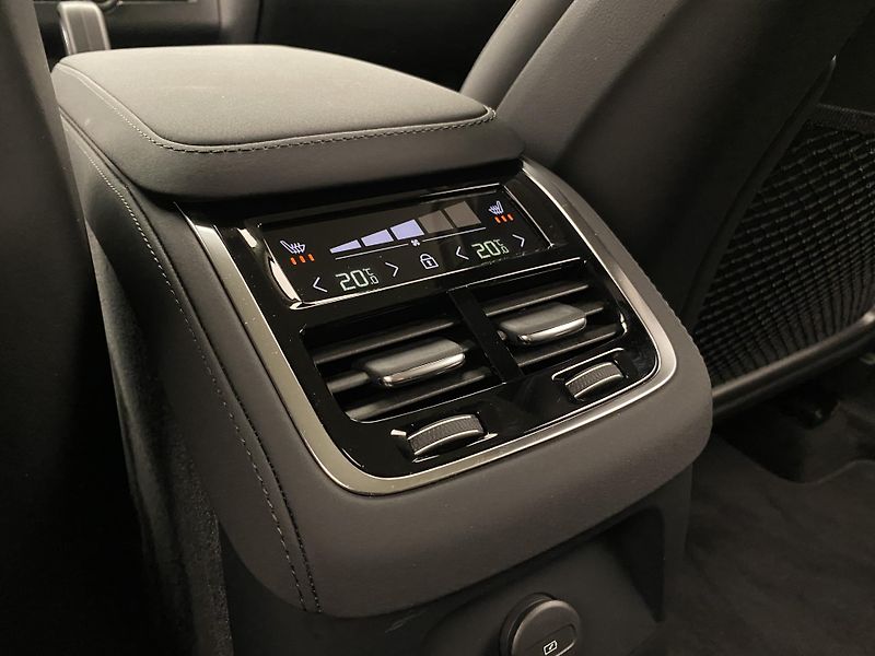 Volvo XC90 B5 AWD BRIGHT PLUS AUT CZ 7M - fotka 30 z 59