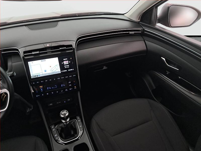Hyundai Tucson (2022) 1.6 T-GDI - fotka 8 z 19