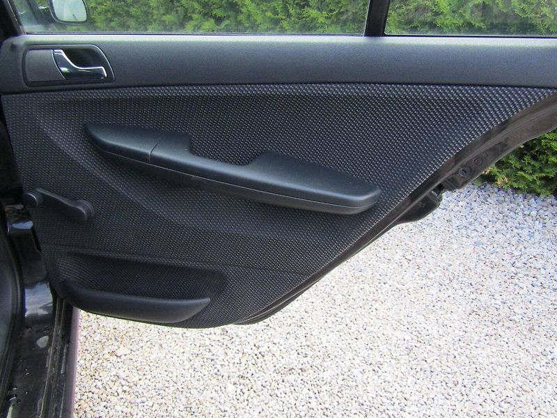 Škoda Fabia (2008) 1.2 47kW BEZ KOROZE - fotka 21 z 32