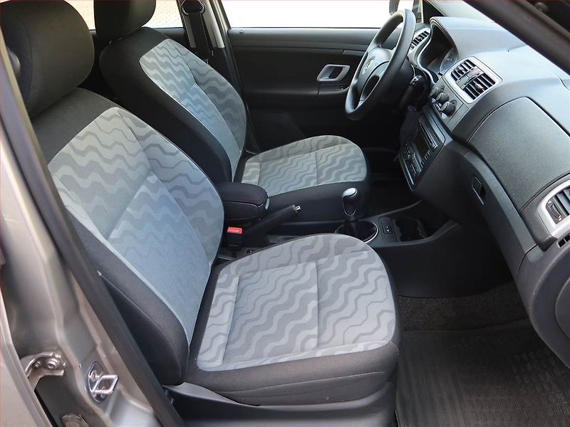 Škoda Fabia (2009) 1.2 12V, nová STK, rezervace - fotka 9 z 17