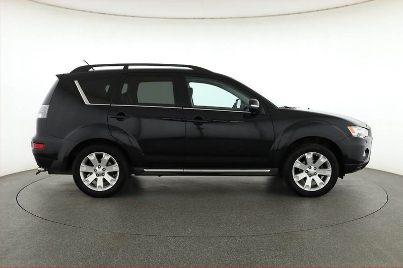 Mitsubishi Outlander (2012) 2.2 DI-D, 4X4, Automat - fotka 6 z 20