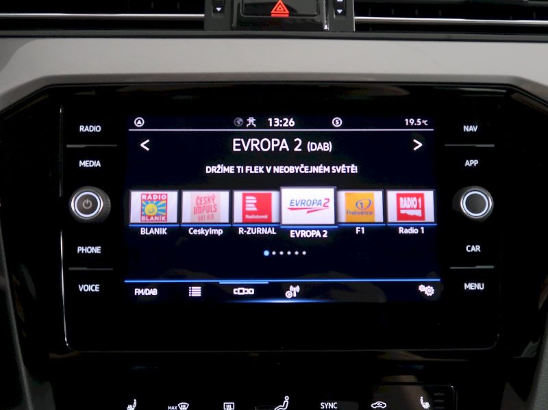 Volkswagen Passat (2023) BUSINESS PREMIUM 2.0TDI 110KW - fotka 22 z 36