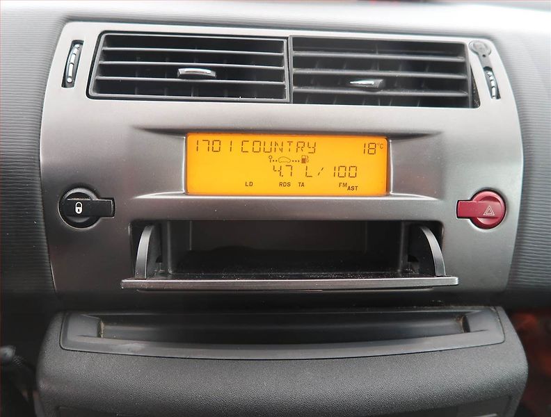 Citroën C4 (2009) 1.6 HDi, nová STK, Klima - fotka 12 z 14
