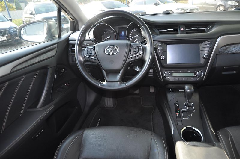 Toyota Avensis 2.0i 112kW KOMBI A/T Panorama - fotka 5 z 20