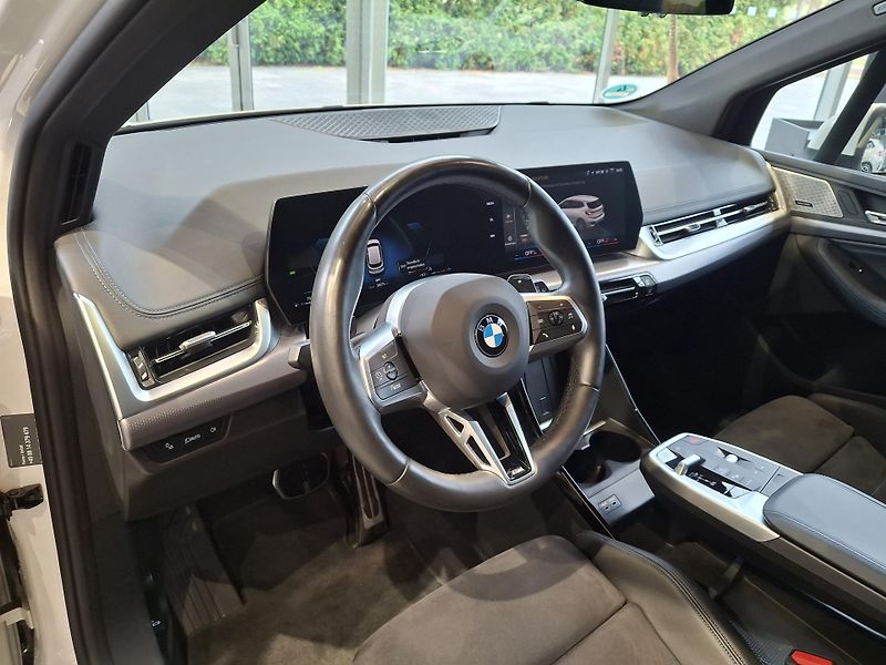 BMW Řada 2 218i Active Tourer M-Sport - fotka 9 z 26