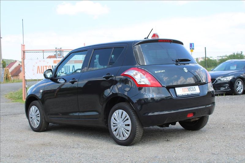 Suzuki Swift 1,2 i  4 x 4, SERVISKA - fotka 7 z 31