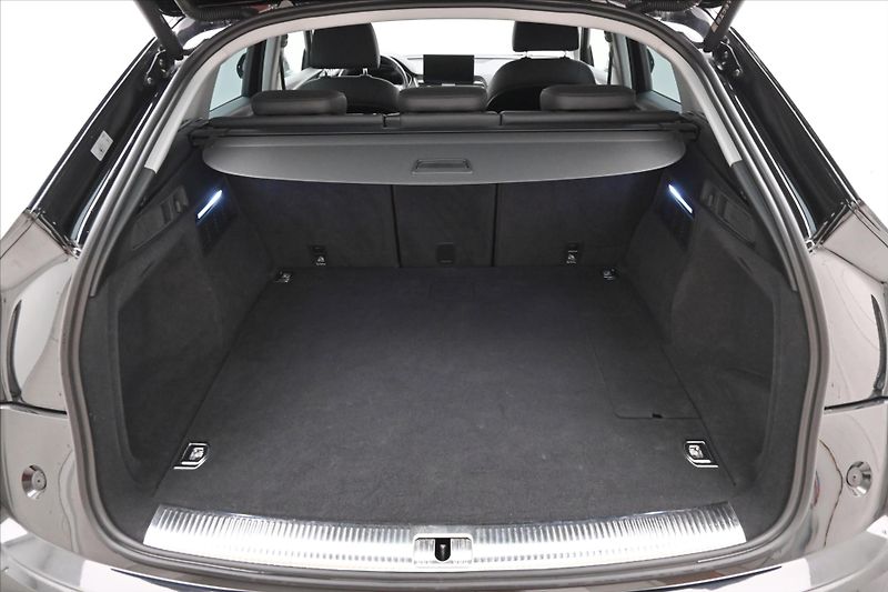 Audi Q5 2,0 50TFSIe 195kW 4x4 S-Tronic - fotka 10 z 32
