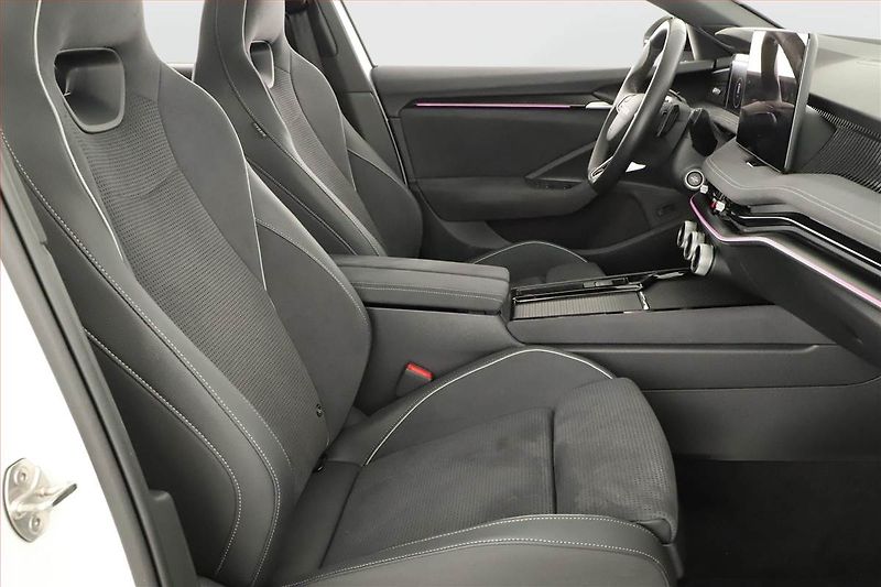 Škoda Superb (2025) 2.0 TDI - fotka 7 z 21