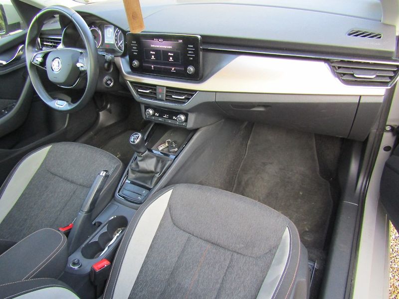 Škoda Kamiq (2021) 1.0 TSI 66kW - fotka 14 z 35