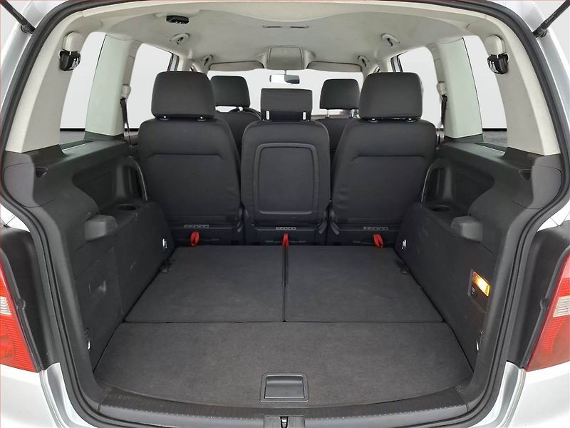 Volkswagen Touran (2004) Comfortline 2.0 TDI, 7 míst - fotka 13 z 14