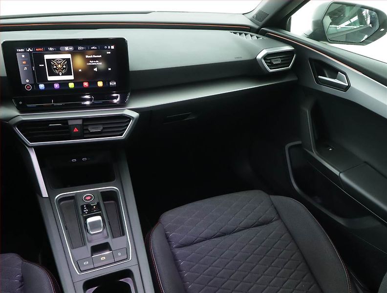 Seat Leon (2022) 1.5 eTSI, Automat, Kůže, Navi - fotka 8 z 20