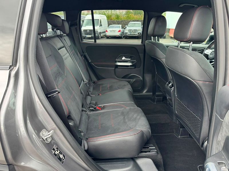 Mercedes-Benz GLB 220d 4MATIC AMG - fotka 20 z 27