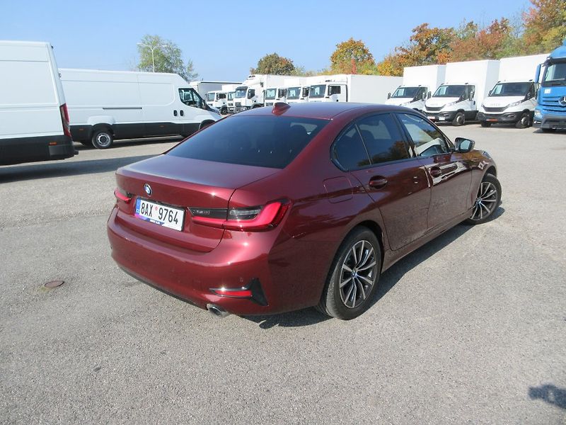 BMW Řada 3 3.0 330d At  Sport Line - fotka 7 z 20