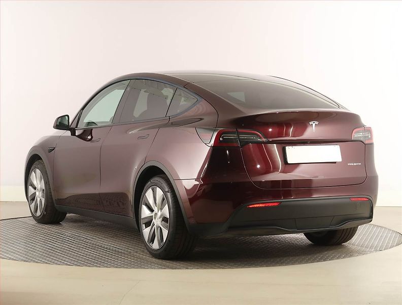 Tesla Model Y (2023) Long Range AWD 79kWh, SoH 91% - fotka 4 z 33