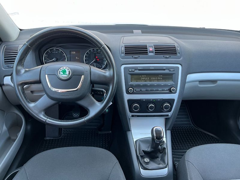 Škoda Octavia (2011) 1.2TSi 77kW! ČR! 2 sady kol! - fotka 15 z 30