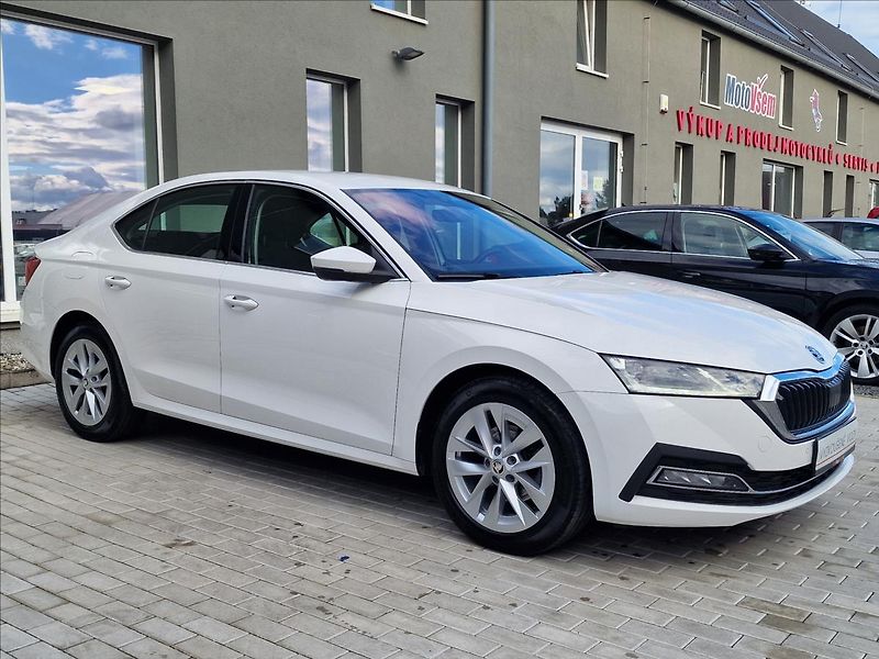 Škoda Octavia 2.0TDI DSG Style,ČR,1.Majitel - fotka 2 z 50