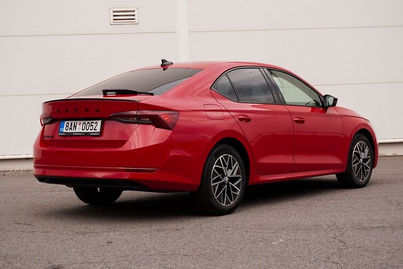 Škoda Octavia 1.5 TSI STYLE PLUS - fotka 8 z 46