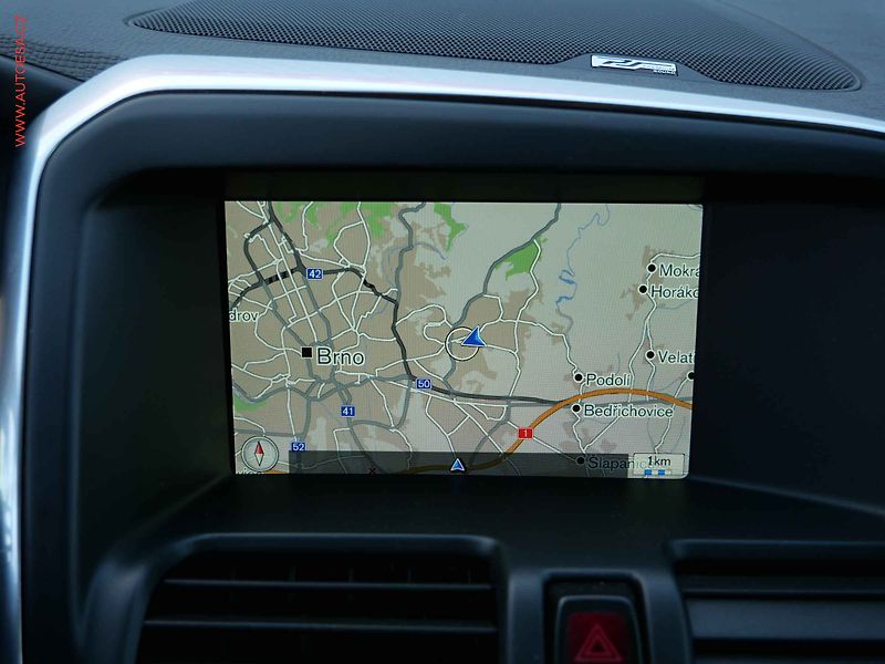 Volvo XC60 (2014) 2.0 D4, Summum, bixen, panor - fotka 22 z 26