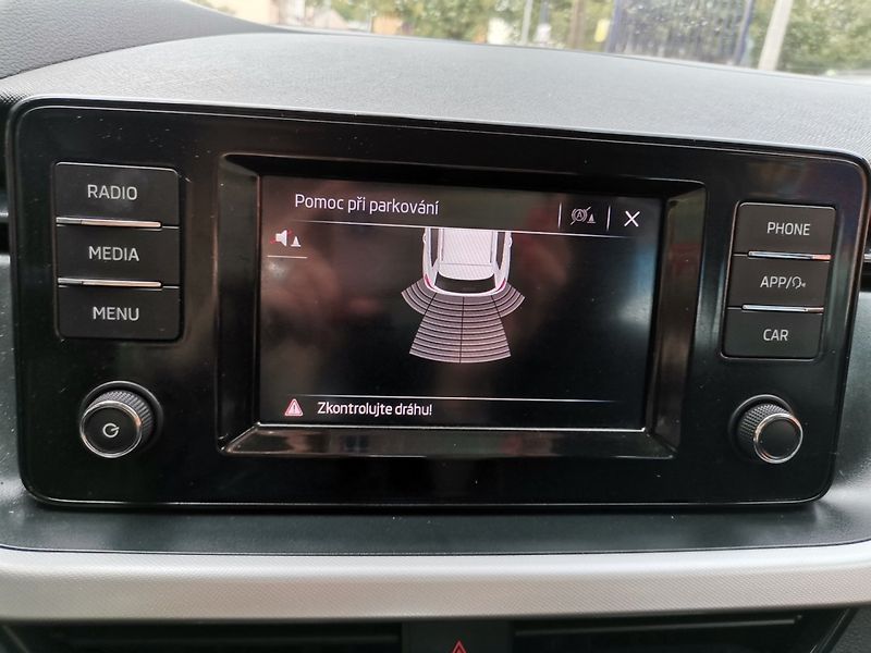 Škoda Kamiq (2020) 1.0TSi 85kw ACC PDC Winter - fotka 15 z 27