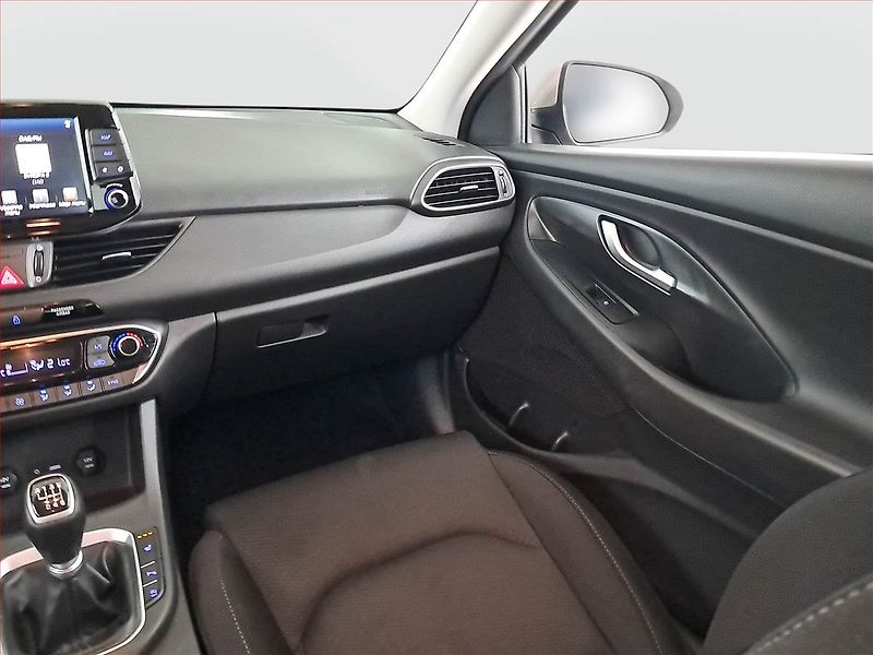 Hyundai i30 (2018) 1.0 T-GDI, Navi, Tempomat - fotka 8 z 21